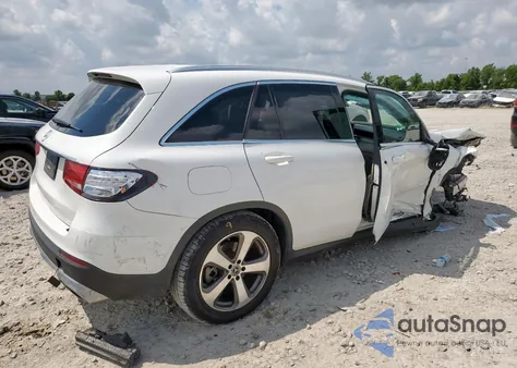 2019 Mercedes-Benz Glc 300 z USA, uszkodzony, nr VIN WDC0G4JB1KV127679